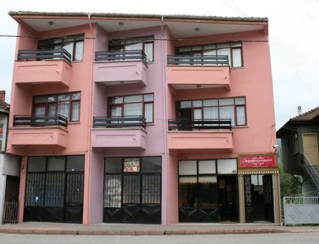 Gölyaka Özel Azra Kız Konukevi
