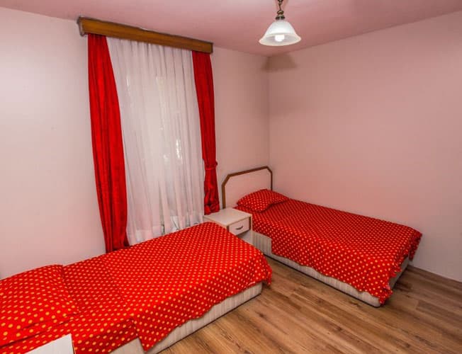 Özel Aydınlıkevler Kız Öğrenci Yurdu Bahçeli-Emek Şubesi