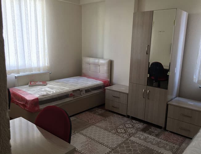 Muğla Yarımca Kız Apt.